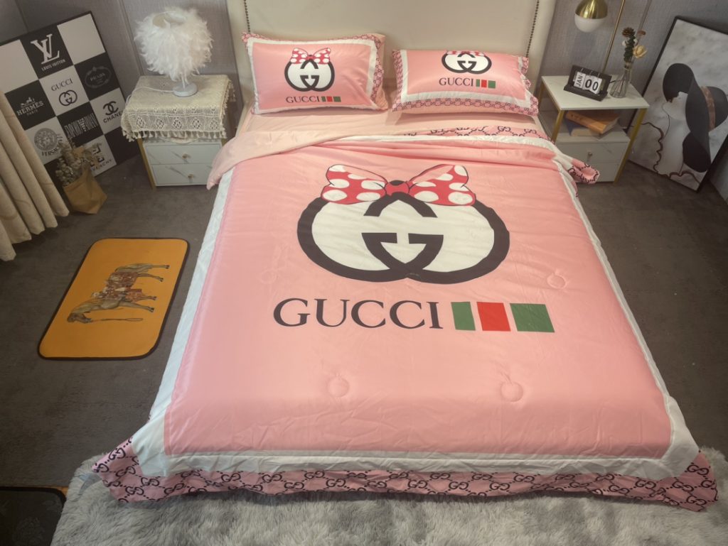 GUCCI/グッチ　夏布団セット3点　肌掛け布団と枕カバーの3点セット　キルトケット　ひんやり涼やか　キルティング　ダブルベッド選べる2色 - 画像 5
