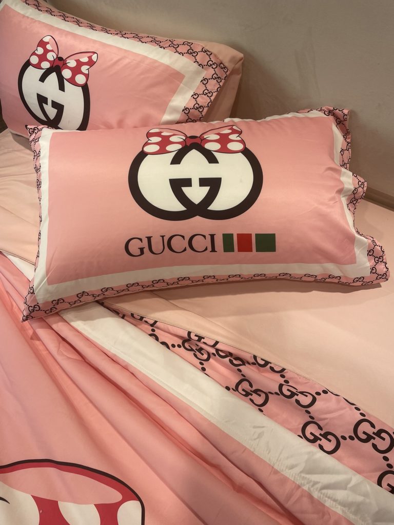 GUCCI/グッチ　夏布団セット3点　肌掛け布団と枕カバーの3点セット　キルトケット　ひんやり涼やか　キルティング　ダブルベッド選べる2色 - 画像 6