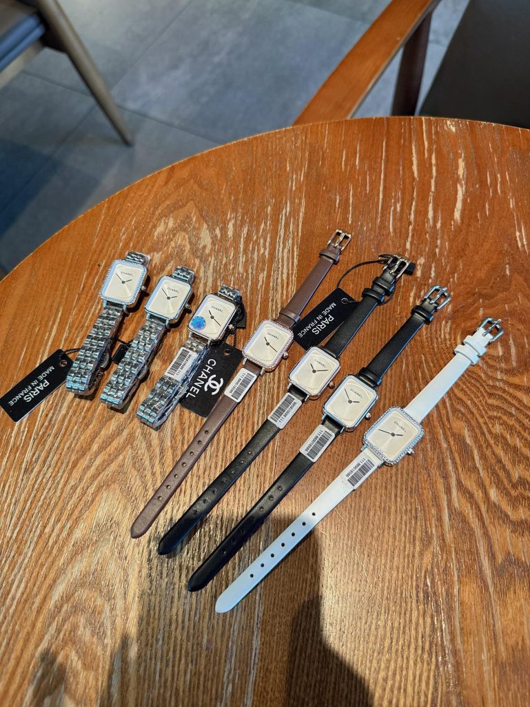Chanel シャネル【最新カラー】CHANEL風 レディース腕時計✨ 日本製クオーツ✈️ ガラス電着💎 ベルト2本付き🎁 20×26mm🕐 実物写真 - 画像 2