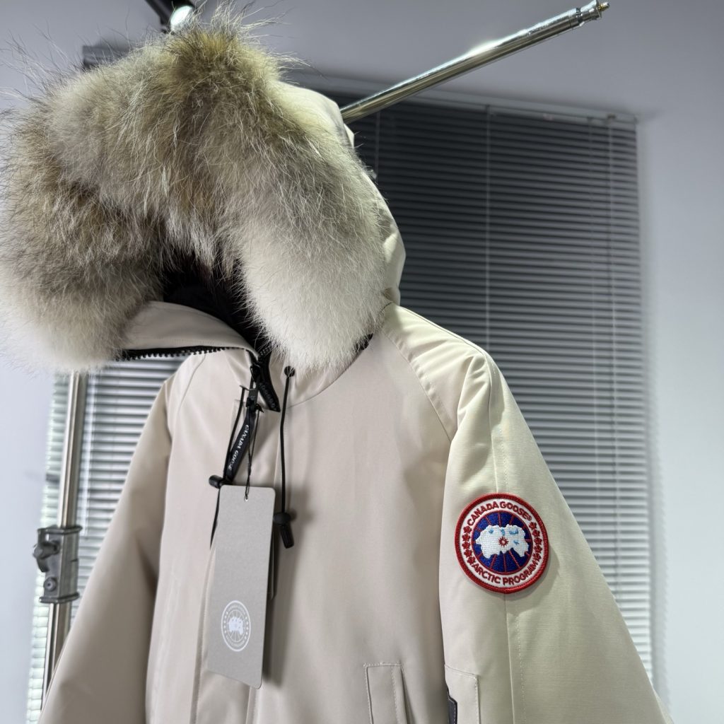 CANADA GOOSE(カナダグース)【超目玉✨】カナダグース ダウンピーコート レディース ロングコート 防寒 アウトドア 🧥🦢🔥❄️ - 画像 3