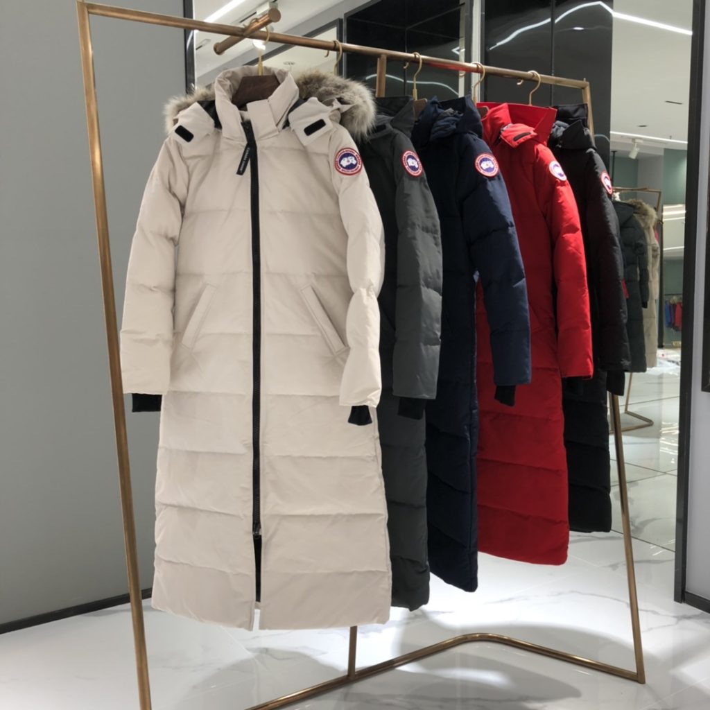 CANADA GOOSE（カナダグース）【超目玉】カナダグース ダウンフィルコート レディース 人気モデル✨ 防寒 高級 北欧風🦢 保温性抜群❄️ 正規サイズ - 画像 2