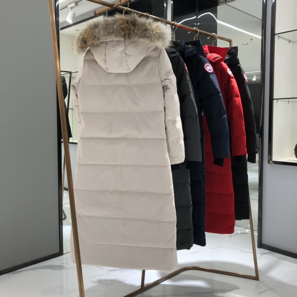 CANADA GOOSE（カナダグース）【超目玉】カナダグース ダウンフィルコート レディース 人気モデル✨ 防寒 高級 北欧風🦢 保温性抜群❄️ 正規サイズ - 画像 4