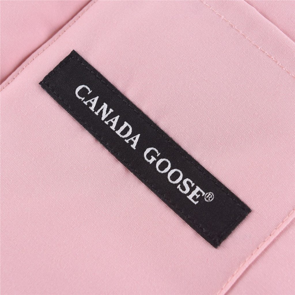 CANADA GOOSE（カナダグース）🛍️✨【Canada Goose】大人気ロングダウンコート 防寒 アウター レディース 秋冬 Must Haveアイテム🕊️🧥 - 画像 4