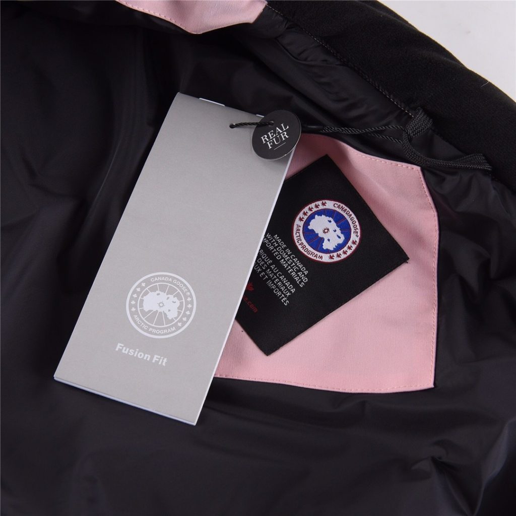 CANADA GOOSE（カナダグース）🛍️✨【Canada Goose】大人気ロングダウンコート 防寒 アウター レディース 秋冬 Must Haveアイテム🕊️🧥 - 画像 8