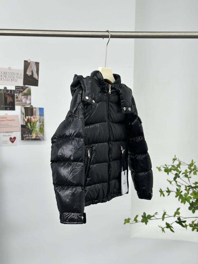 Moncler モンクレールCANADA GOOSE（カナダグース）Moncler モンクレール【新作】モンクレール ダウンジャケット レディース✨ 秋冬必須アイテム👜 高級素材使用🎀 暖かで軽い👢 - 画像 2