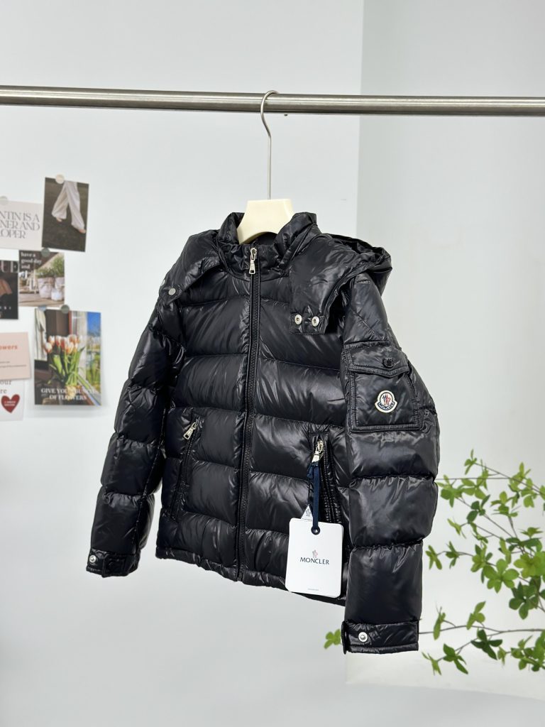 Moncler モンクレールCANADA GOOSE（カナダグース）Moncler モンクレール【新作】モンクレール ダウンジャケット レディース✨ 秋冬必須アイテム👜 高級素材使用🎀 暖かで軽い👢 - 画像 3