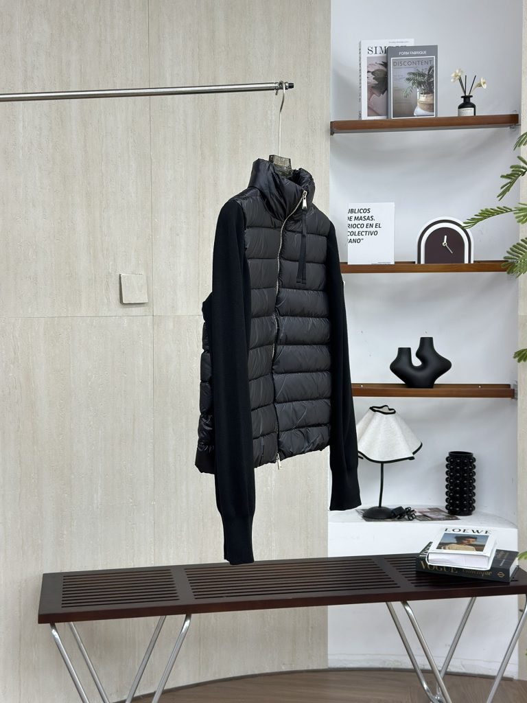 Moncler モンクレール【新作】モンクレール ダウンジャケット レディース✨ 秋冬必須アイテム🕊️ 高級素材使用🎀 保温性抜群🌟 - 画像 3