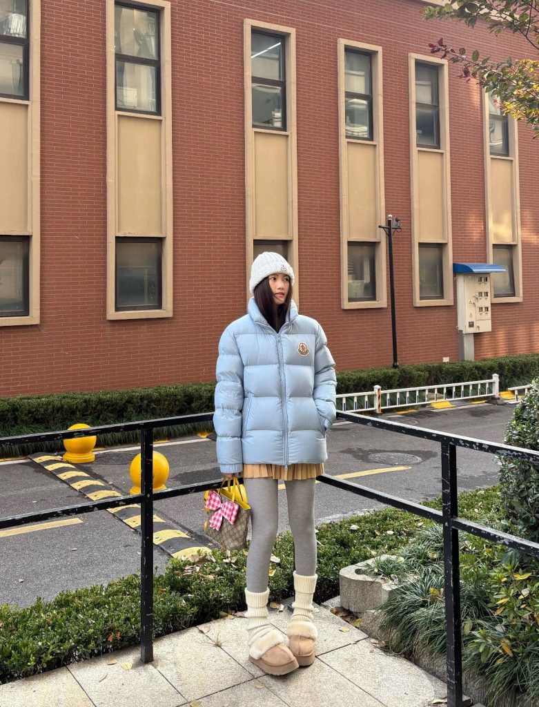 Moncler モンクレール【モンクレール】ダウンジャケット 秋冬新作✨ 軽量&高保温🥊 レディース 人気モデル🛒 限定カラー💯 - 画像 2