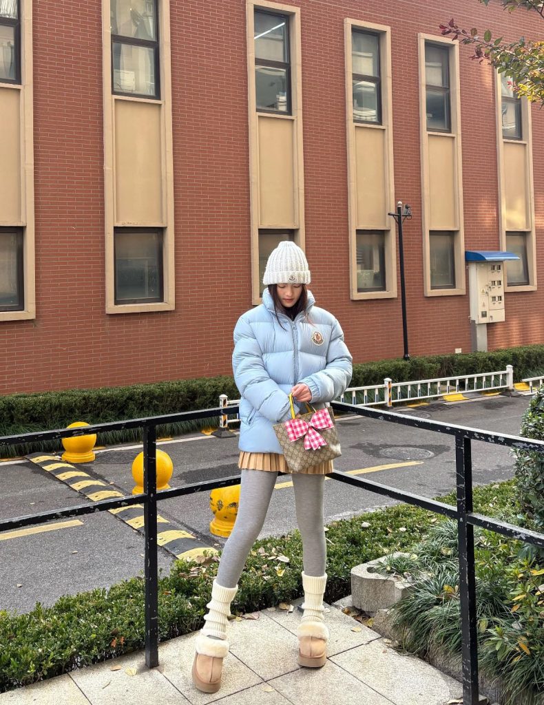 Moncler モンクレール【モンクレール】ダウンジャケット 秋冬新作✨ 軽量&高保温🥊 レディース 人気モデル🛒 限定カラー💯 - 画像 3