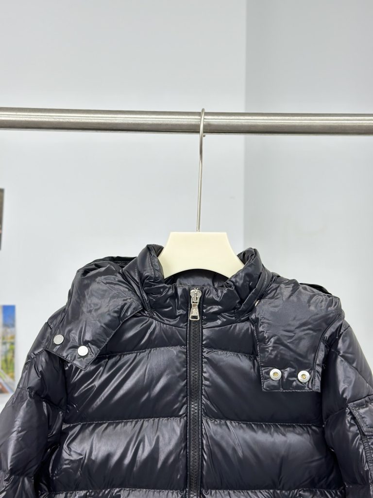 Moncler モンクレール【新作】モンクレール ダウンジャケット レディース✨ 秋冬必須アイテム👜 高級素材使用🎀 暖かで軽い👢 - 画像 4