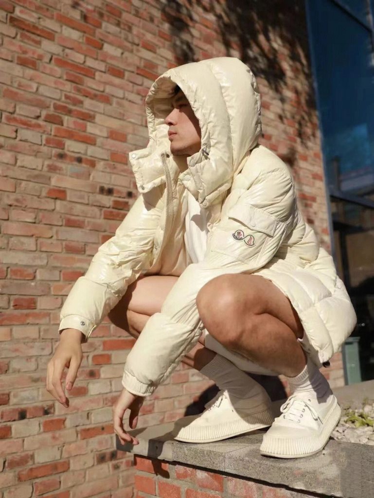 Moncler モンクレール【モンクレール】ダウンジャケット 秋冬新作✨ 高品質 保温 軽量 大人気🛒 レディース アウター🦢 プレゼントに最適🎁 - 画像 3