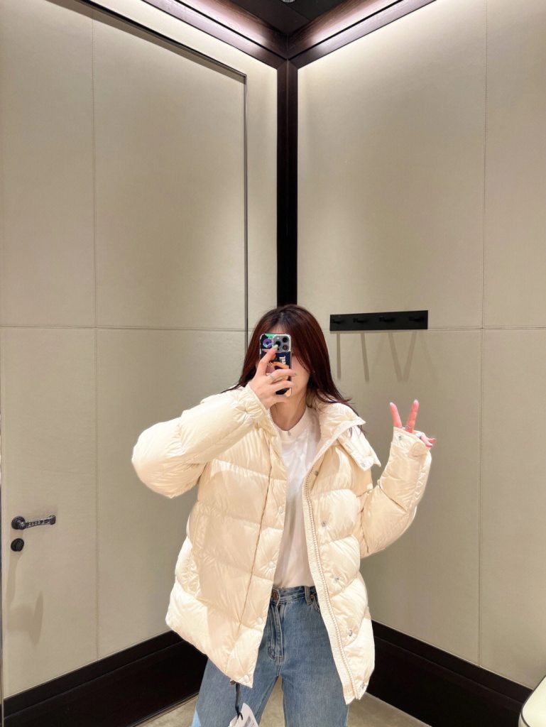 Moncler モンクレール【モンクレール】ダウンジャケット 秋冬新作✨ 高品質 保温 軽量 大人気🛒 レディース アウター🦢 プレゼントに最適🎁 - 画像 6