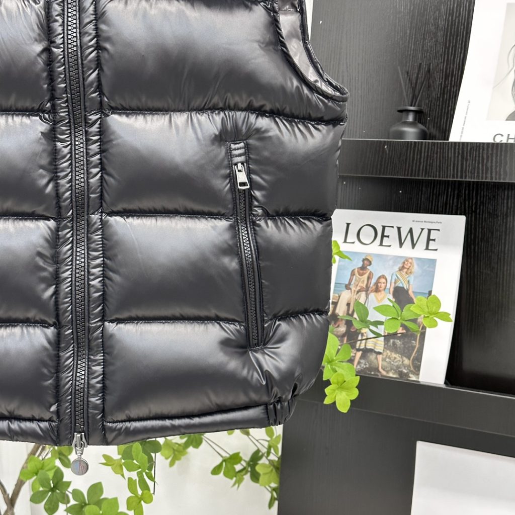 Moncler モンクレール【新作】モンクレール ダウンジャケット レディース✨ 秋冬必須アイテム👜 高級素材使用🥰 保温性抜群🔝 - 画像 4