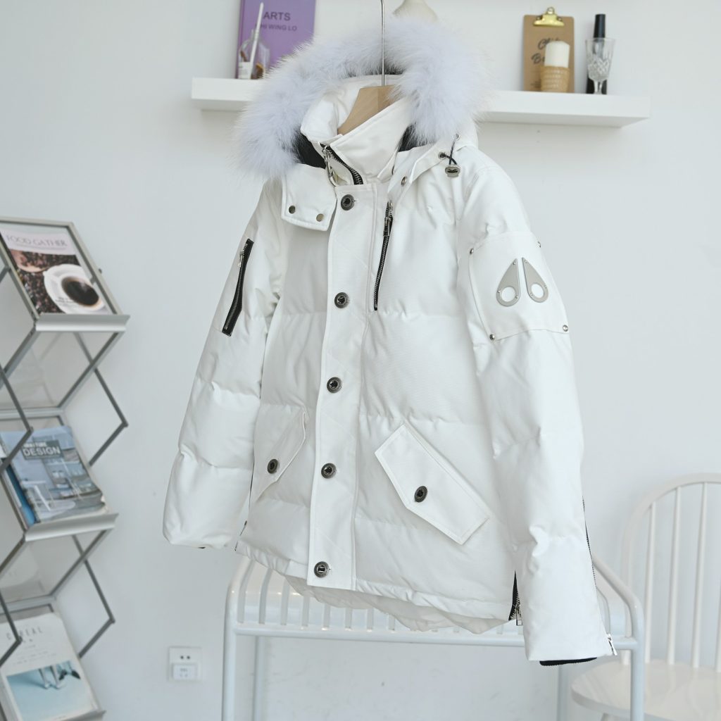 Moncler モンクレール【新作】モンクレール ダウンジャケット レディース✨ 秋冬必須アイテム🕊️ 高級素材使用🎯 保温性抜群 - 画像 2