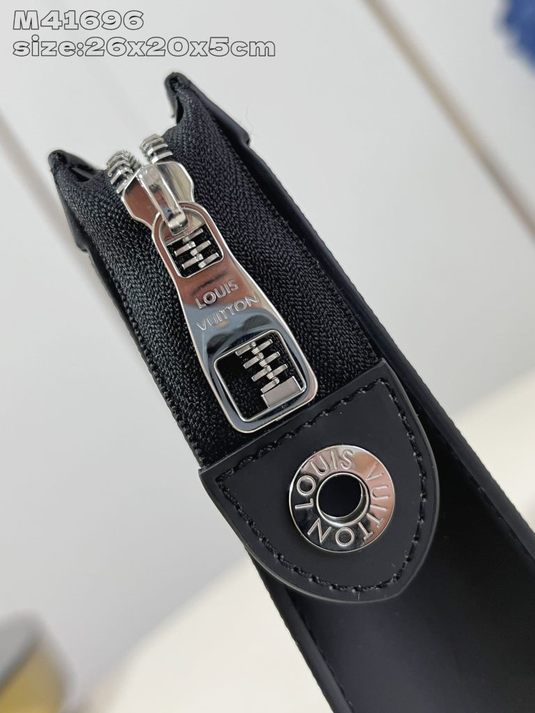 【ルイヴィトン】ポシェット ボヤージュ MM ダミエグラフィット トランク型収納 上質なコーティングキャンバス 高級感のある逸品 - 画像 4
