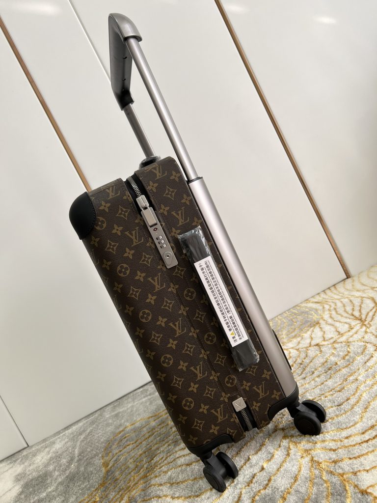 【ルイヴィトン】ホライズン キャリーバッグ モノグラム柄 レザー保護コーナー 上品で実用的な旅行用トランク - 画像 4