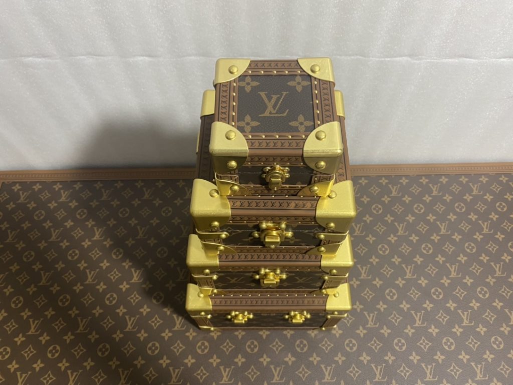 【ルイヴィトン】トランク型小物収納ボックス モノグラム柄 上質レザー仕様 高級感のある逸品 ギフトに最適 - 画像 4
