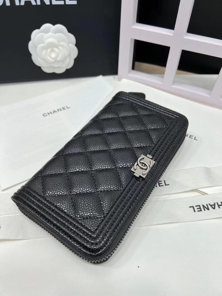 【シャネル】キャビアスキン ラウンドファスナー長財布 ココマーク金具 上品なブラックレザーのウォレット - 画像 2