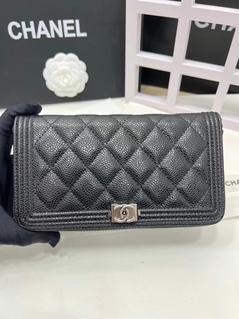 【シャネル】キャビアスキン ラウンドファスナー長財布 ココマーク金具 上品なブラックレザーのウォレット - 画像 3