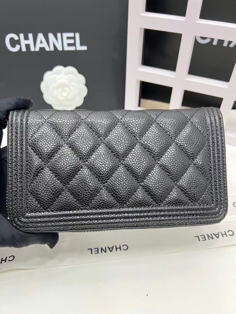 【シャネル】キャビアスキン ラウンドファスナー長財布 ココマーク金具 上品なブラックレザーのウォレット - 画像 4