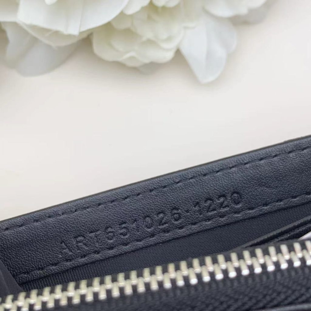 【シャネル】キャビアスキン 長財布 ココマーク金具 上品なブラックのレディースウォレット - 画像 8