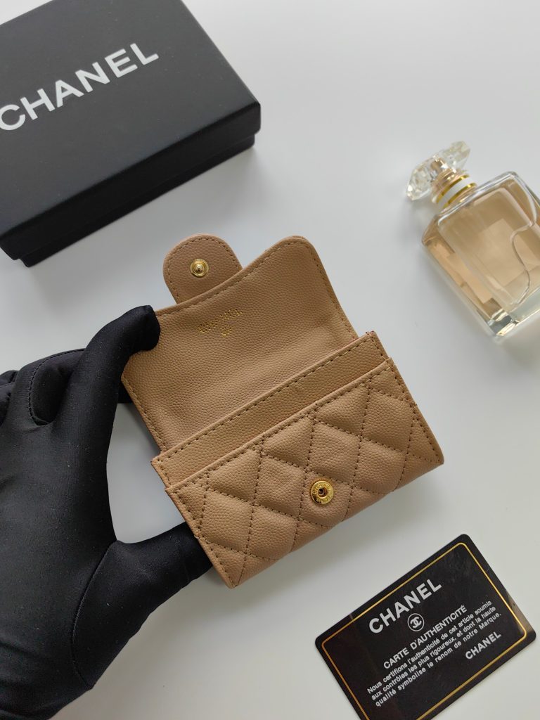 【シャネル】キャビアスキン 長財布 ココマーク金具 上品なブラックのレディースウォレット - 画像 5