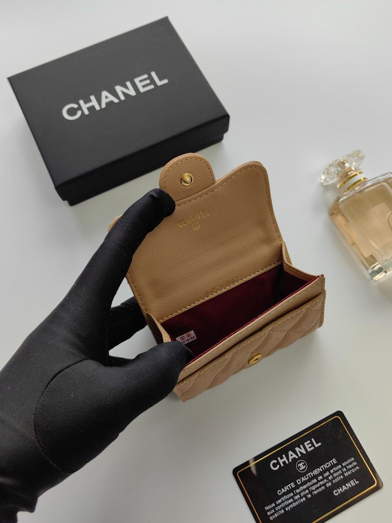 【シャネル】キャビアスキン 長財布 ココマーク金具 上品なブラックのレディースウォレット - 画像 6