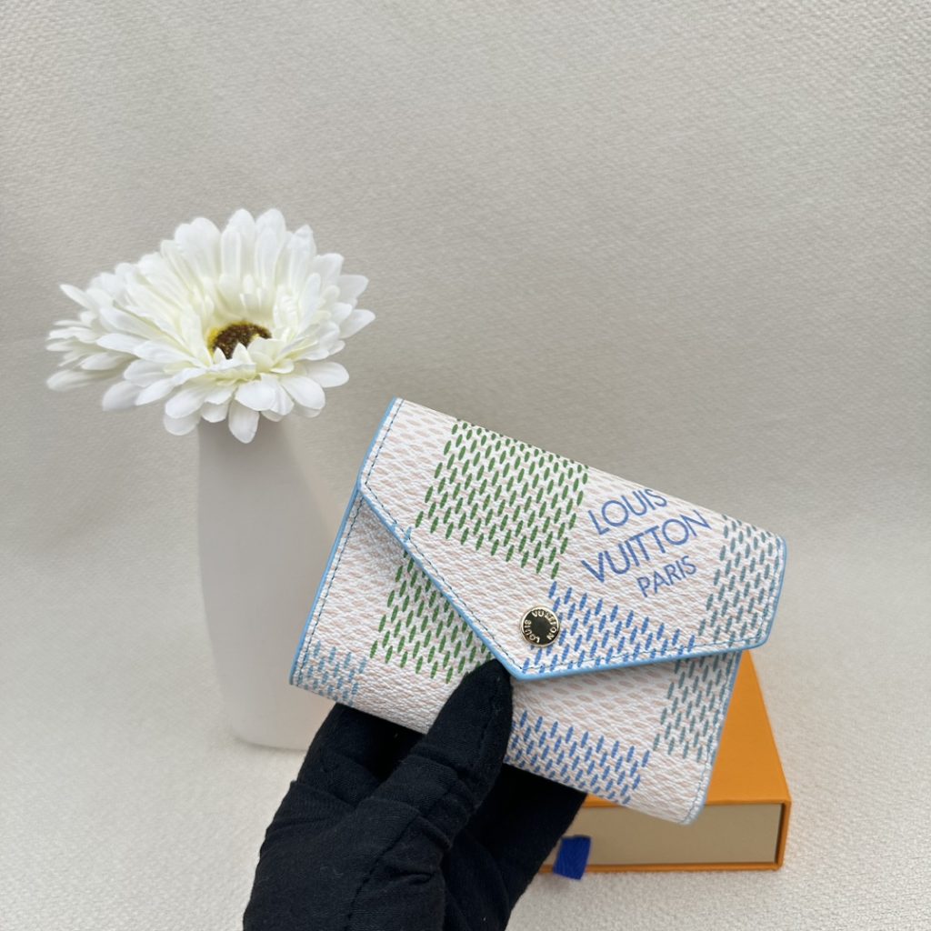 ルイヴィトン（LOUIS VUITTON） 長財布 モノグラム クラシックなデザイン 上質なレザー 上品で高級感あふれる逸品です - 画像 2