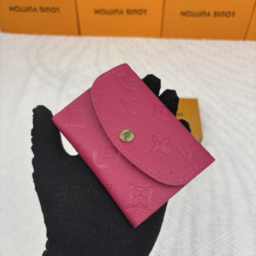 ルイヴィトン(LOUIS VUITTON) 長財布 モノグラム柄 クラシックなデザイン 金具が美しい 上品で高級感あふれる逸品です - 画像 4