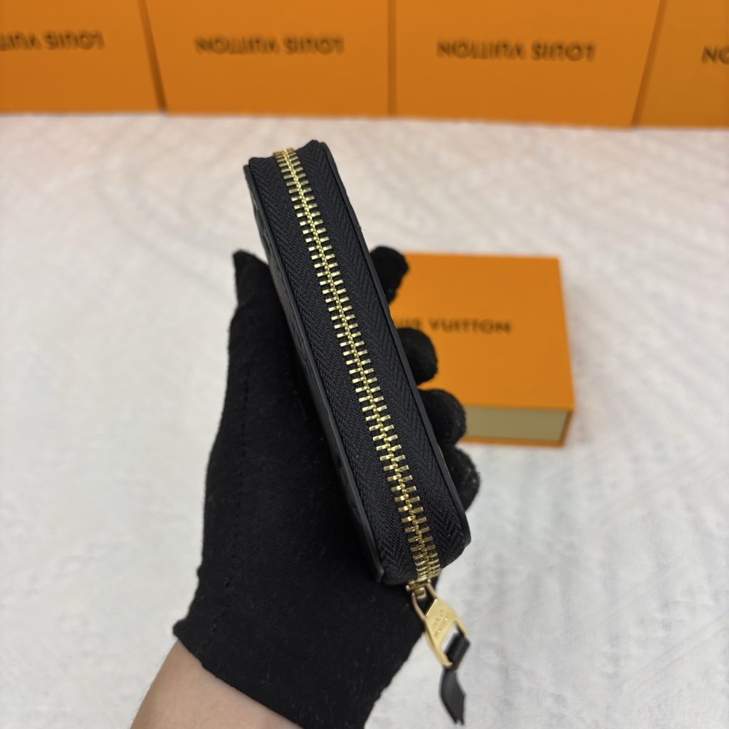 ルイヴィトン（LOUIS VUITTON） 長財布 モノグラム クラシックなデザイン 金具美品 上品で高級感あふれる逸品 - 画像 5