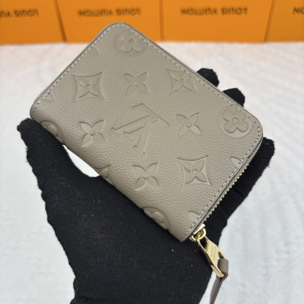 ルイヴィトン（LOUIS VUITTON） 長財布 モノグラム コインポケット付き クラシックで上質な逸品 - 画像 4