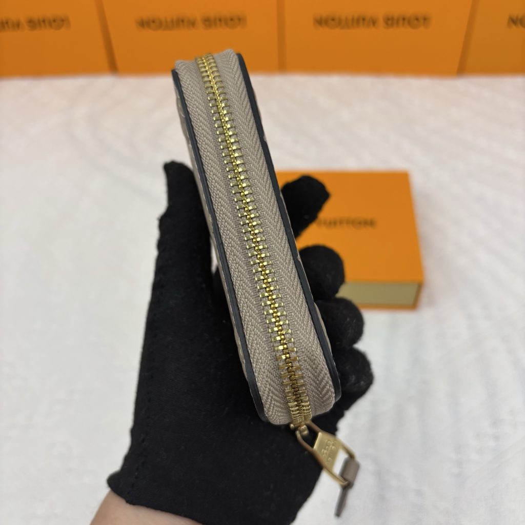 ルイヴィトン（LOUIS VUITTON） 長財布 モノグラム コインポケット付き クラシックで上質な逸品 - 画像 5