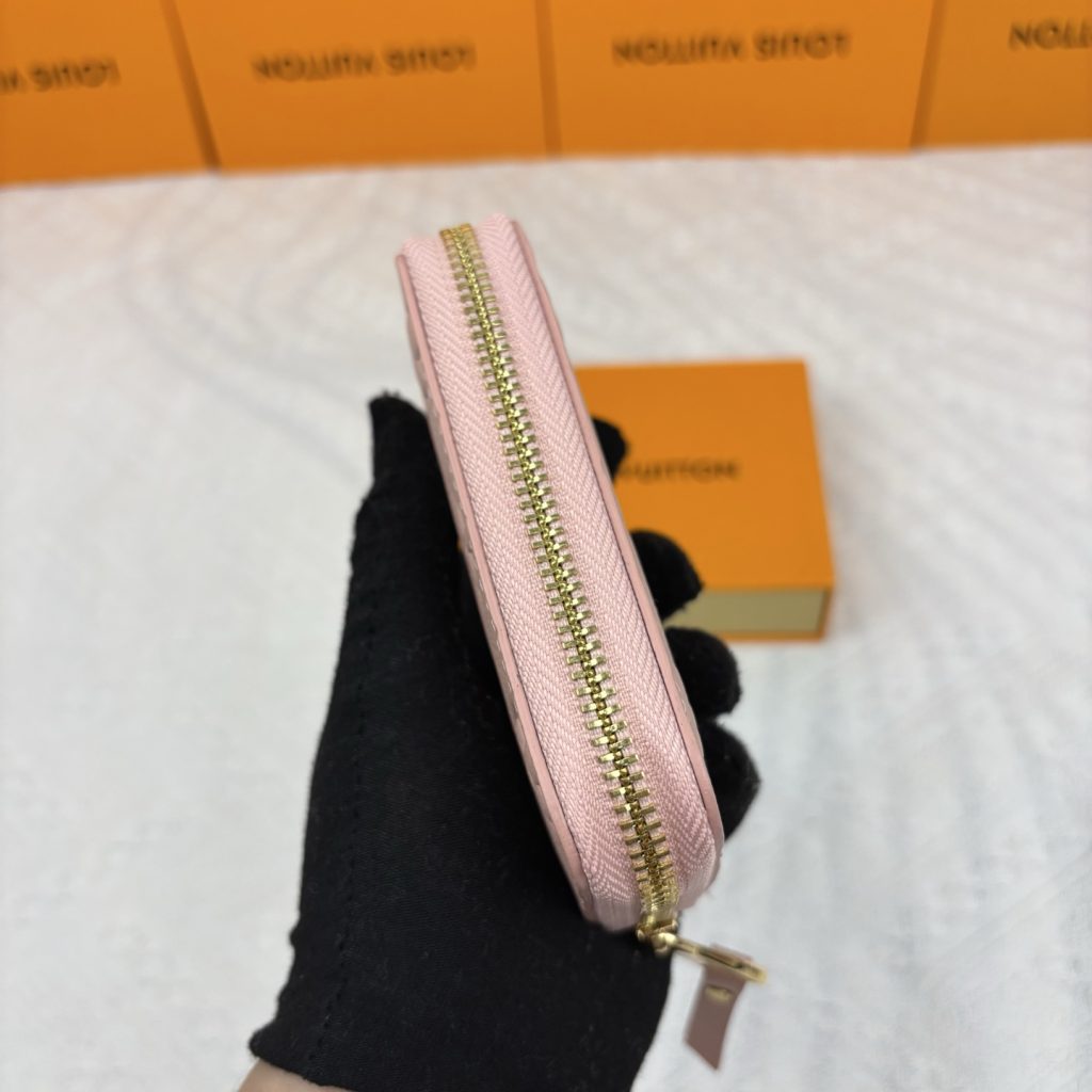 ルイヴィトン（LOUIS VUITTON） 長財布 モノグラム クラシックなデザイン 上質なレザー 上品で高級感あふれる逸品 - 画像 5