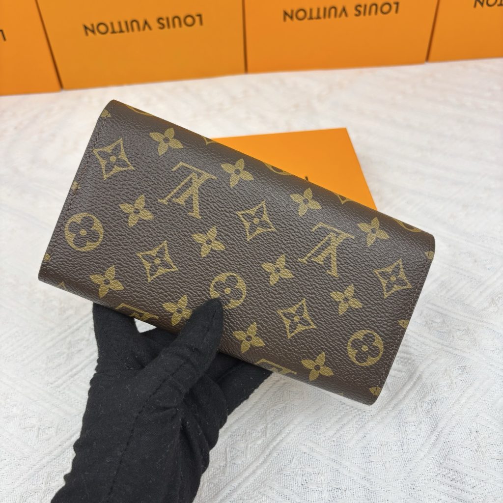 ルイヴィトン（LOUIS VUITTON） 長財布 モノグラム クラシックなデザイン 上質なレザー 上品で高級感あふれる逸品です - 画像 2