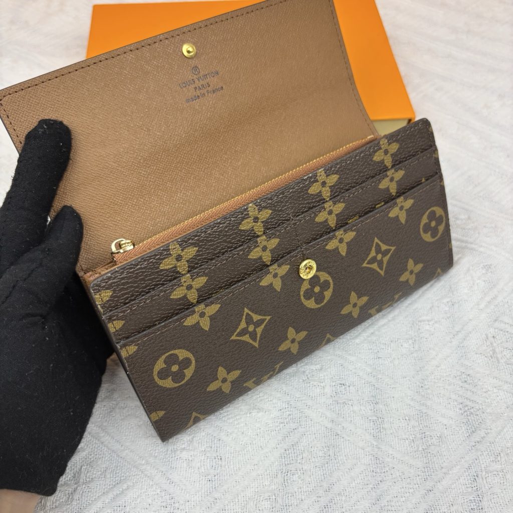 ルイヴィトン（LOUIS VUITTON） 長財布 モノグラム クラシックなデザイン 上質なレザー 上品で高級感あふれる逸品です - 画像 7