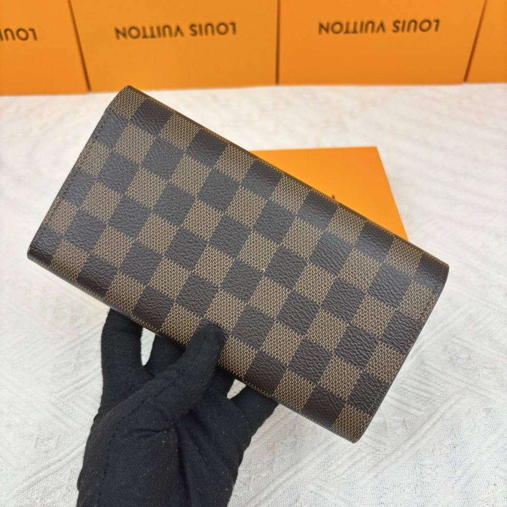 ルイヴィトン（LOUIS VUITTON） 長財布 モノグラム クラシックなデザイン 上質なレザー 上品で高級感あふれる逸品 - 画像 2