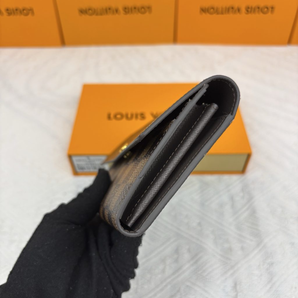 ルイヴィトン（LOUIS VUITTON） 長財布 モノグラム クラシックなデザイン 上質なレザー 上品で高級感あふれる逸品 - 画像 3