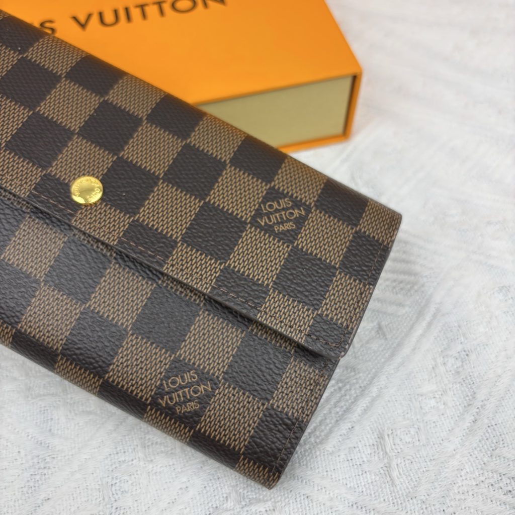 ルイヴィトン（LOUIS VUITTON） 長財布 モノグラム クラシックなデザイン 上質なレザー 上品で高級感あふれる逸品 - 画像 4