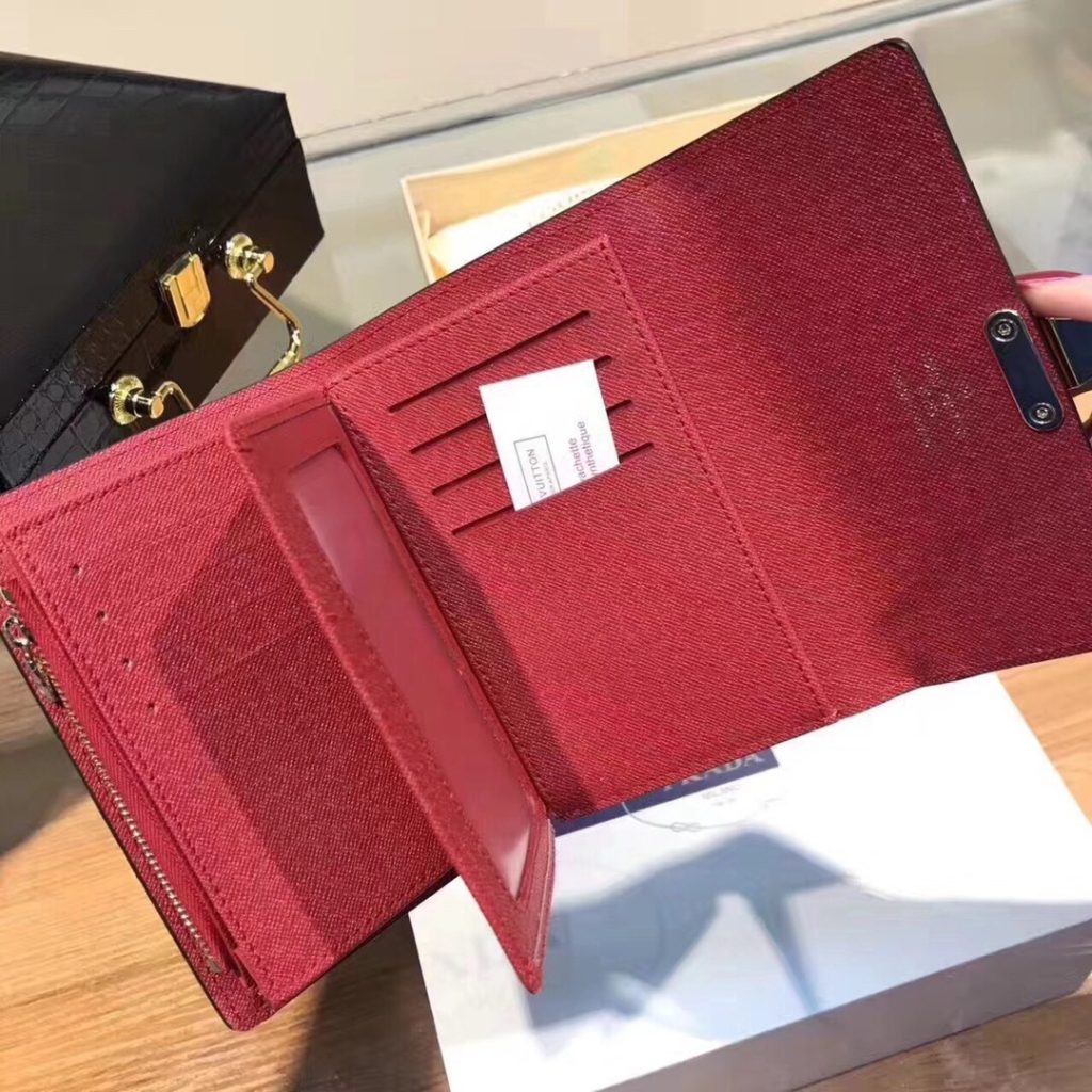 ルイ・ヴィトン モノグラムキャンバス 上品な長財布 レディース向け ギフトにも最適な定番モデル - 画像 8