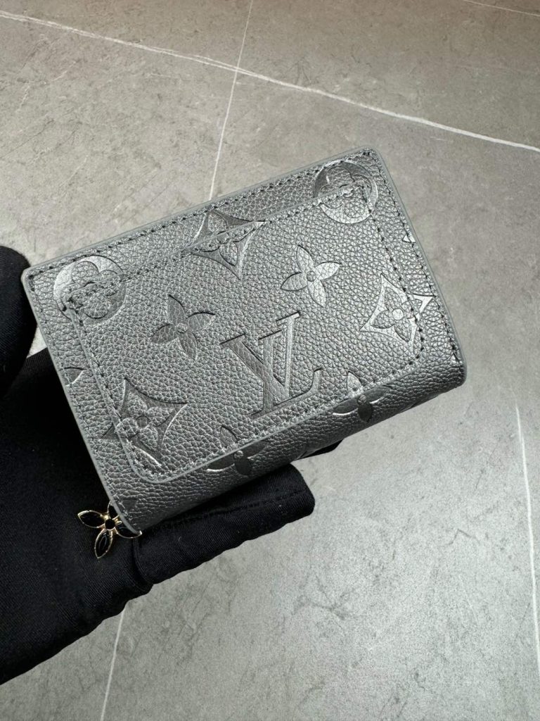 ルイ・ヴィトン モノグラムキャンバス 上品な長財布 レディース ギフトにも最適な定番モデル - 画像 2