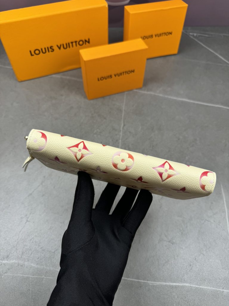 ルイ・ヴィトン モノグラムキャンバス 上品で収納力抜群の長財布 ビジネスやギフトに最適 - 画像 4