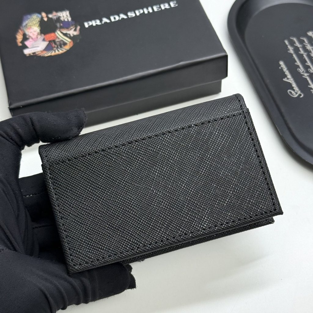 プラダ モノグラムキャンバス 上品な長財布 レディース ギフトにも最適な定番モデル - 画像 4