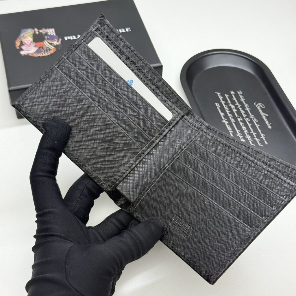 プラダ モノグラムキャンバス 上品な長財布 レディース ギフトにも最適な定番モデル - 画像 7