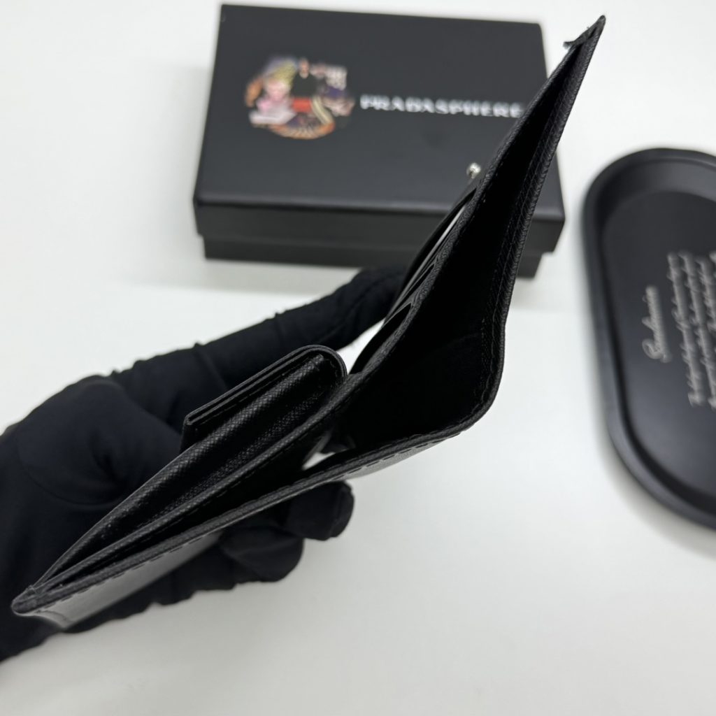 プラダ モノグラムキャンバス 上品な長財布 レディースに人気の定番モデル - 画像 8