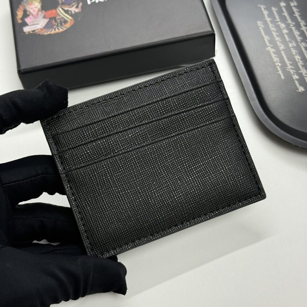プラダ モノグラムキャンバス 上品な長財布 レディース向け ギフトにも最適な定番モデル - 画像 4