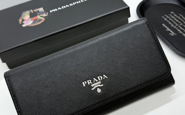 プラダ モノグラムキャンバス 上品な長財布 レディース ギフトにも最適な定番モデル