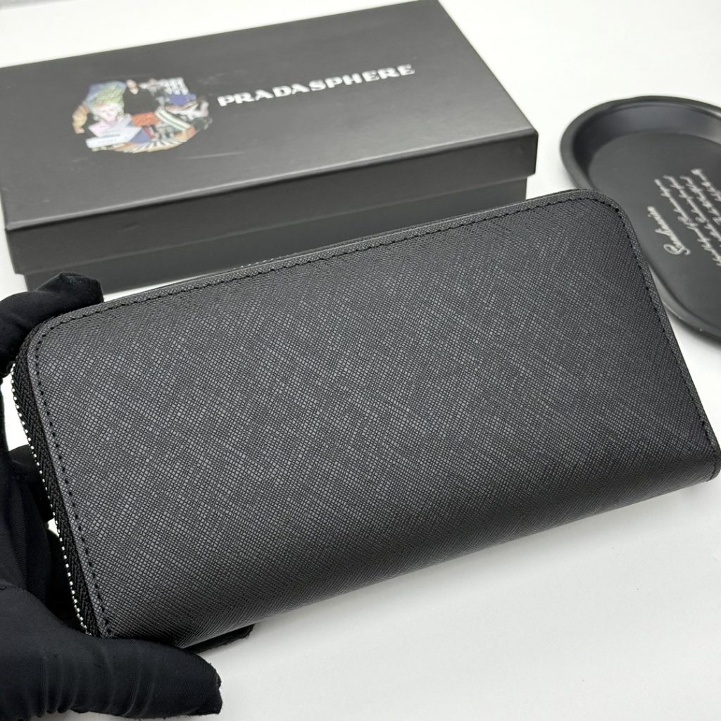 プラダ モノグラムキャンバス 上品な長財布 レディース ギフトにも最適な定番モデル - 画像 4