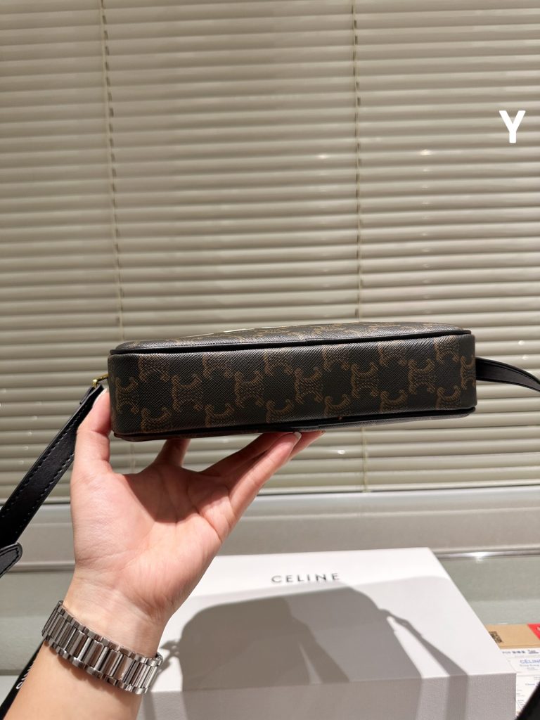セリーヌ ショルダーバッグ 上質なレザーと洗練されたデザイン レディース向け 長く愛用できる一品 - 画像 5