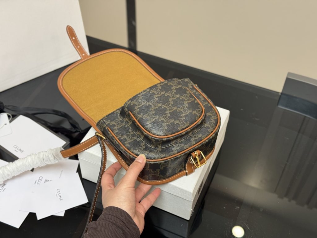 セリーヌ ショルダーバッグ 上質なレザーと洗練されたデザイン ギフトや普段使いに最適な人気モデル - 画像 5