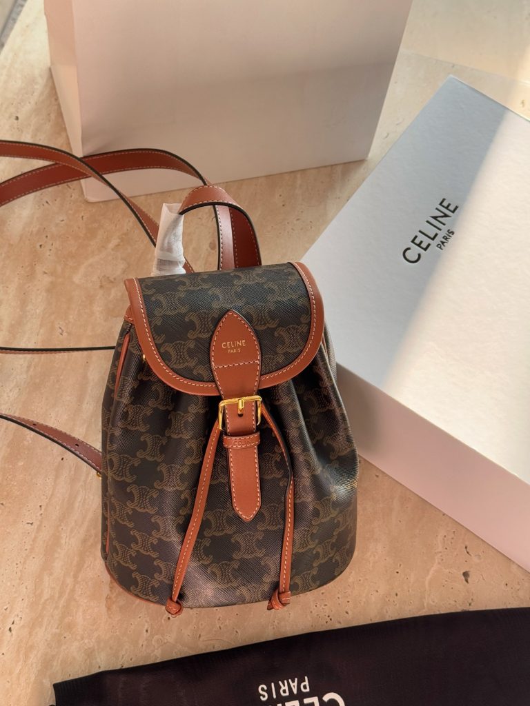 セリーヌ ショルダーバッグ 洗練されたモノグラムキャンバス 上品なブラウン ギフトにも最適 - 画像 2